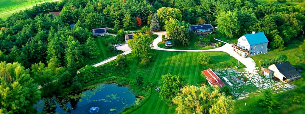 Hawk Valley Retreat and cottages a Nature lover's bed and breakfast and Galena Illinois Wedding and Elopement venue