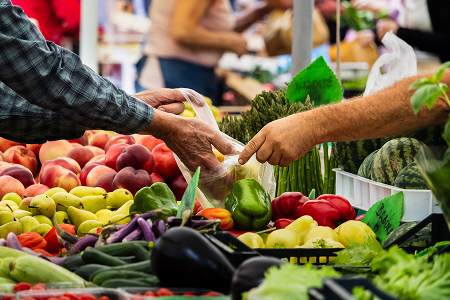 Shopping for Local Foods in Galena, IL
